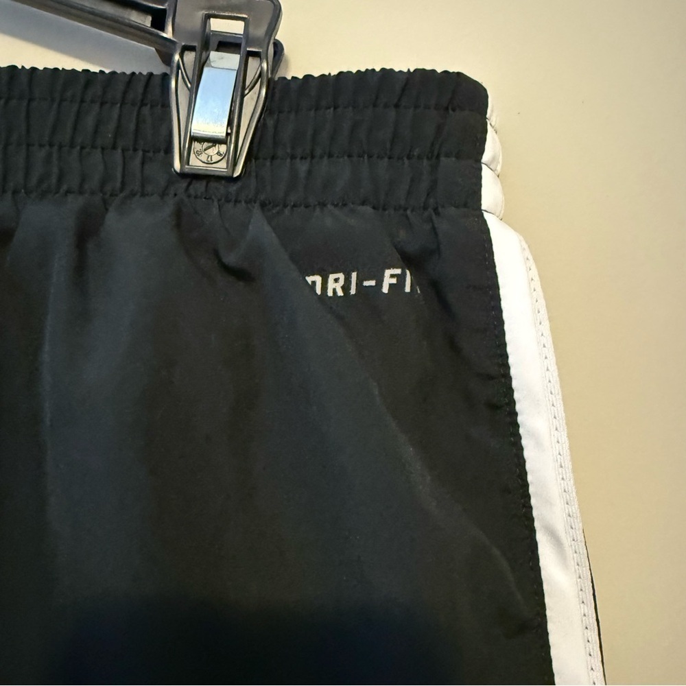 Nike Dri-Fit Brief Lined Shorts in Black and White - Size XL - Picture 3 of 6